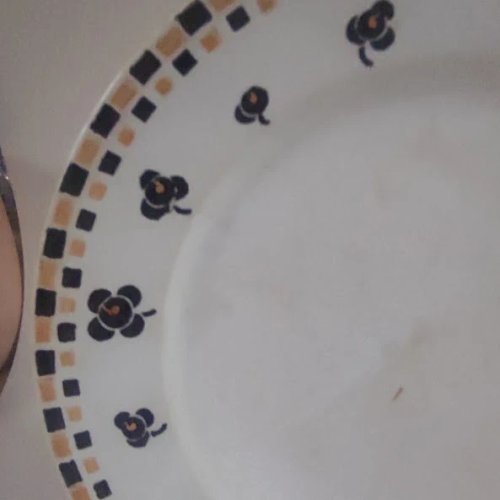 2 assiettes plates, Digoin Sarreguemines, modèle Lugdunum