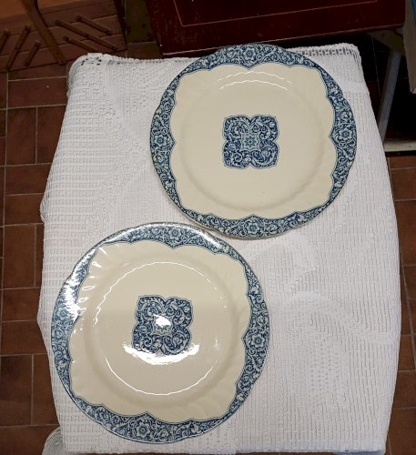 2 assiettes plates maison Gien estampille terre de fer