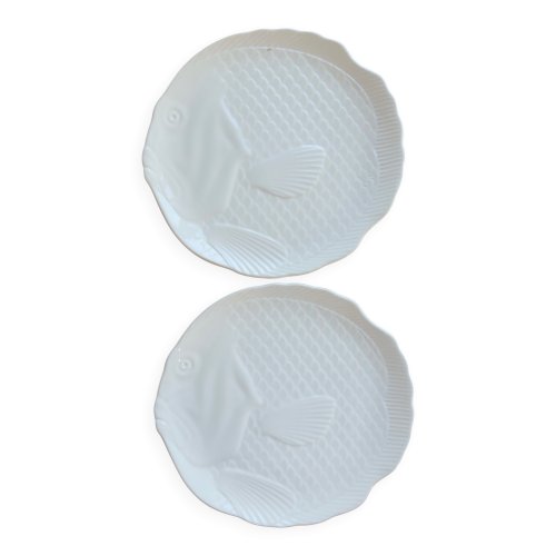 2 assiettes poissons barbotine Salins décor blanc-