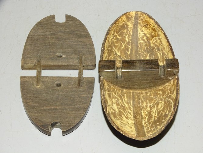 -2 BOITES BOIS et LAITON & 1 SALIERE BOIS et  COQUE NOIX COROZO? Déco VITRINE  D