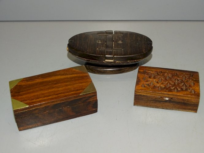 -2 BOITES BOIS et LAITON & 1 SALIERE BOIS et  COQUE NOIX COROZO? Déco VITRINE  D