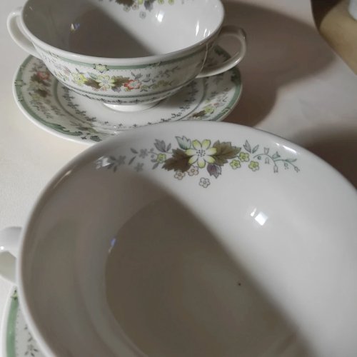 2 bols à bouillon en porcelaine Anglaise, Royal Doulton, modèle Provençal