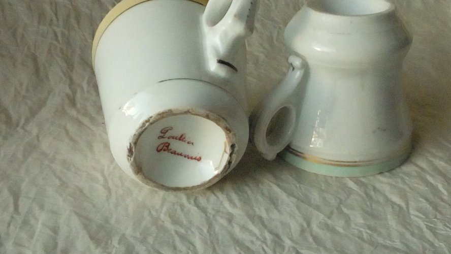 2 BRULOTS TASSES EN PORCELAINE EPAISSE BISTROT FIN 19 ème *POULTIER BEAUVAIS