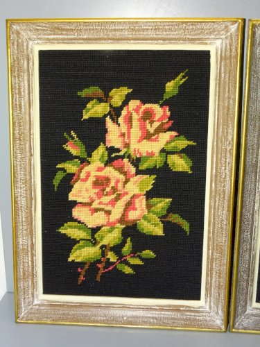 -2 CADRES TAPISSERIES FLEURS BOUTONS DE ROSES DECO VINTAGE COLLECTION    D