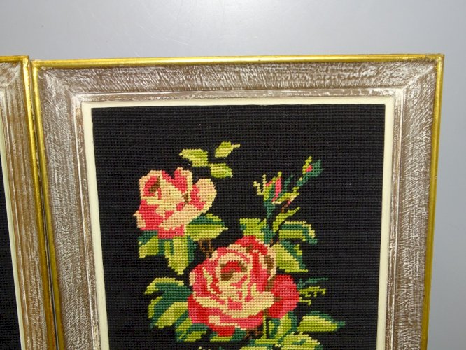 -2 CADRES TAPISSERIES FLEURS BOUTONS DE ROSES DECO VINTAGE COLLECTION    D