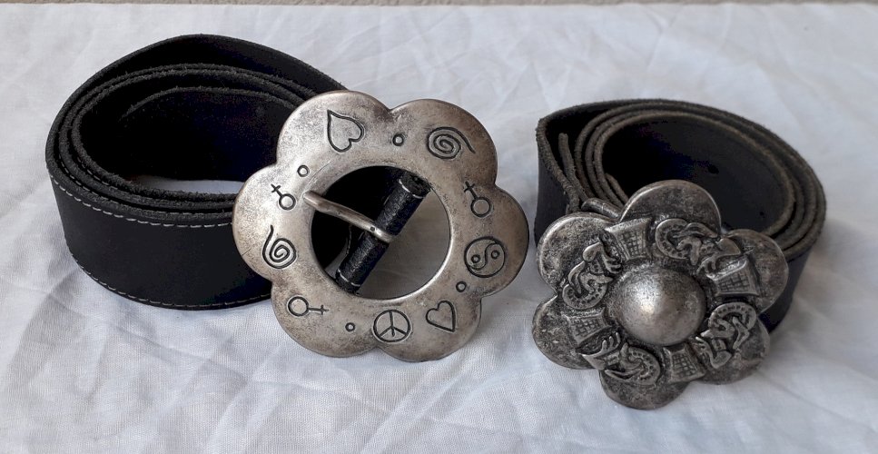 2 ceintures cuir