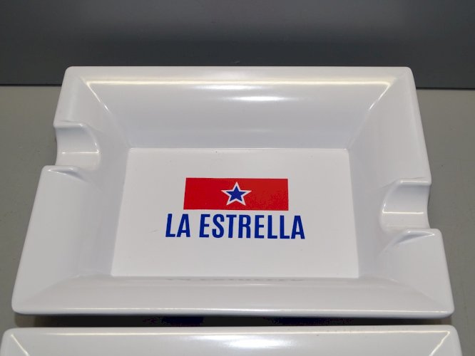 -2 CENDRIERS LA ESTRELLA en MATIERE SYNTHETIQUE COLLECTION DECO BISTROT  D