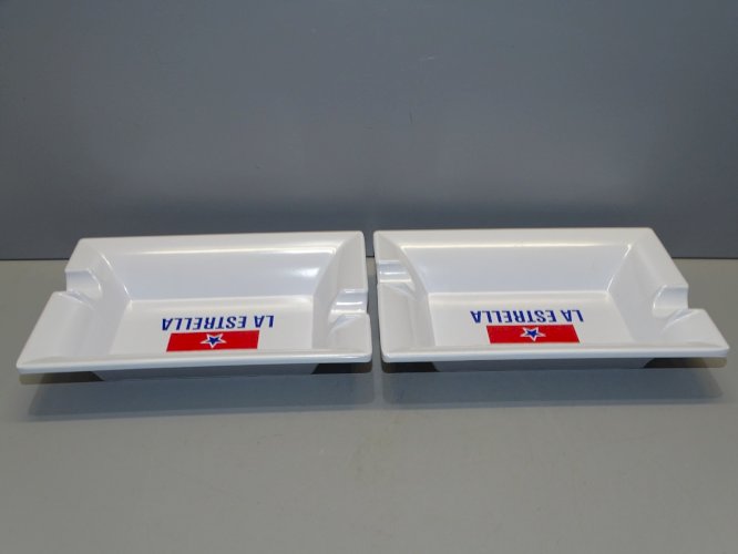 -2 CENDRIERS LA ESTRELLA en MATIERE SYNTHETIQUE COLLECTION DECO BISTROT  D