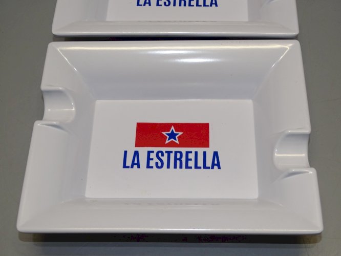 -2 CENDRIERS LA ESTRELLA en MATIERE SYNTHETIQUE COLLECTION DECO BISTROT  D