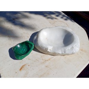 2 Ashtrays or Marble White and Malachite Coin Holders