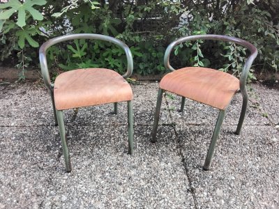 2 child chairs Mullca 300