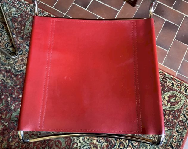 2 chaises tubulaires en croute de cuir Rouge Italy, Design 1970