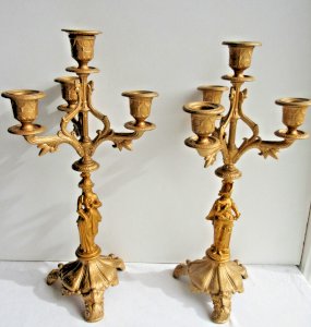 2 chandeliers à cariatides supportant 4 bougeoirs, régule doré, Napoléon III