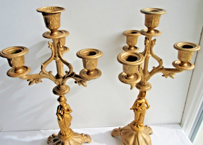 2 chandeliers à cariatides supportant 4 bougeoirs, régule doré, Napoléon III