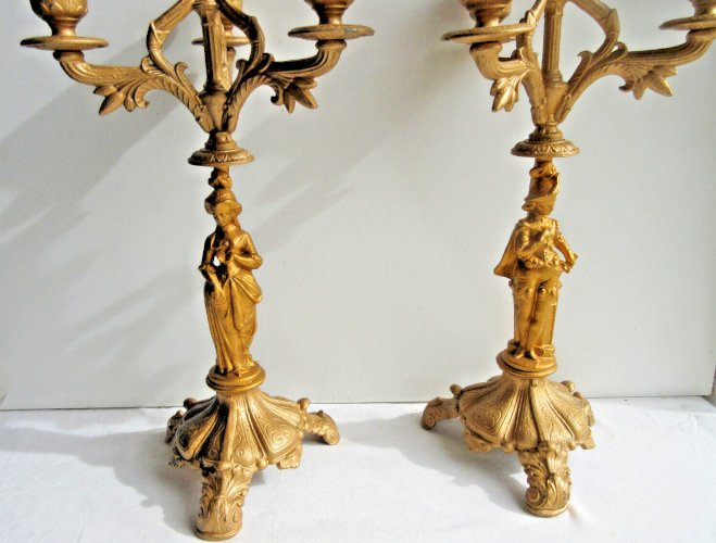 2 chandeliers à cariatides supportant 4 bougeoirs, régule doré, Napoléon III