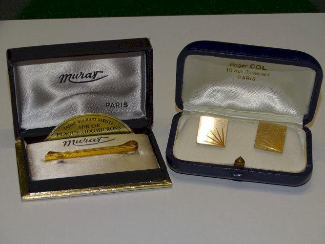 -2 COFFRETS 1 PINCE A CRAVATTE MURAT & 1 PAIRE BOUTONS de MANCHETTES plaqué OR D