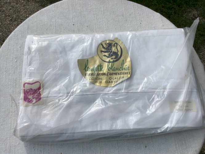 2 Drap Brodé Toile armentière Neuf Ancien emballage dorigine 220 x 310 broderie