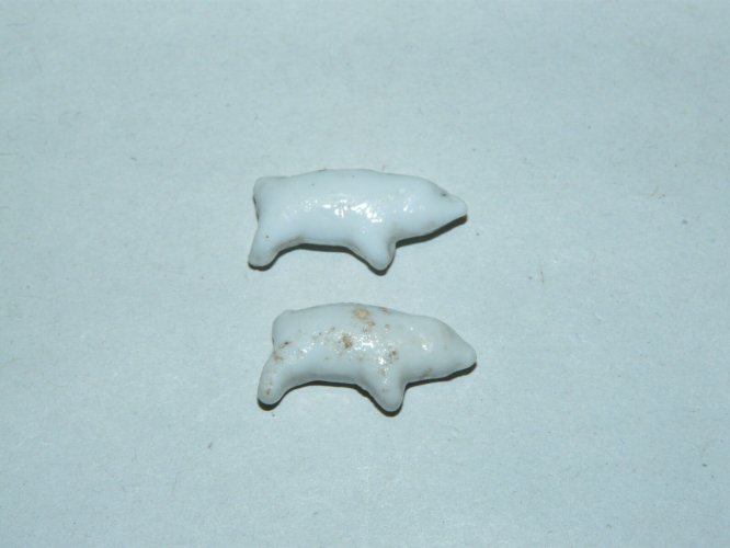 -2 FEVES ANCIENNES MONOCHROME cochon 1ere époque collection FABOPHILIE