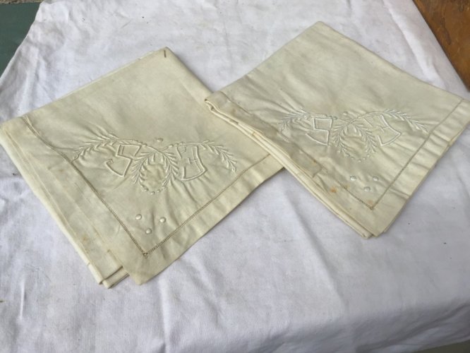 2 Grandes Taies d'oreiller anciennes métis de CHOLET  neuf brodé +Jours 70x70cm