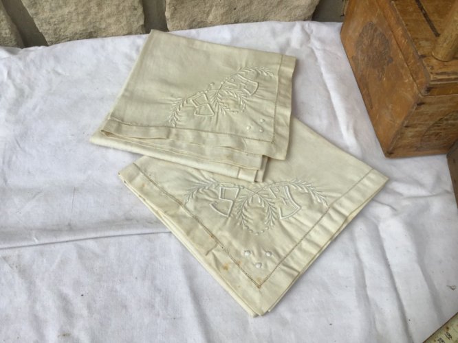 2 Grandes Taies d'oreiller anciennes métis de CHOLET  neuf brodé +Jours 70x70cm