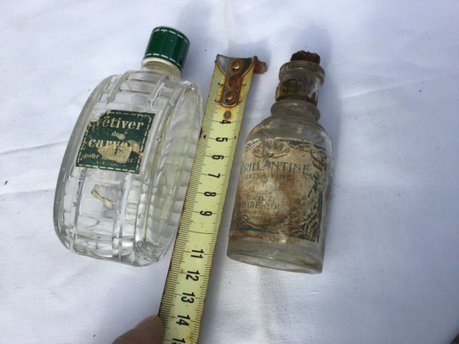 2 joli Flacon Ancien Eau de Cologne  VÉTIVER ET BRILLANTINE 