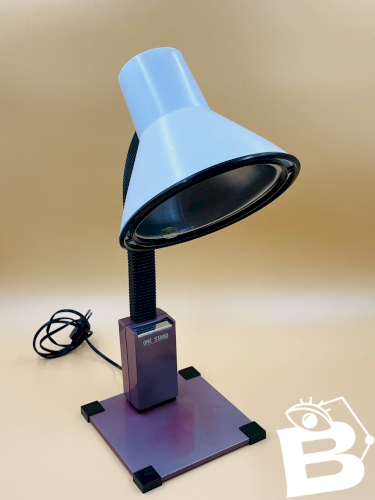 2 lampes de bureau post-modernes « One Stand », années 1980