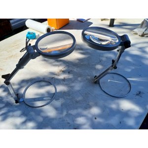 2 Reading Magnifiers