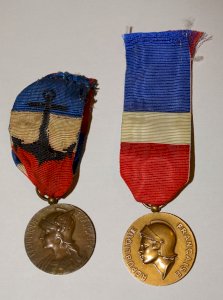 -2 NATIONAL MARINE MEDALS with RIBBONS MILITARIA COLLECTION DISPLAY D