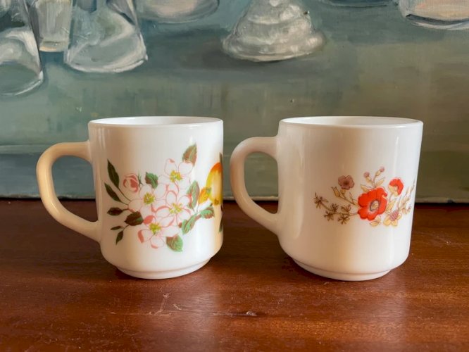 2 mugs Arcopal vintage
