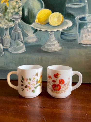 2 mugs Arcopal vintage