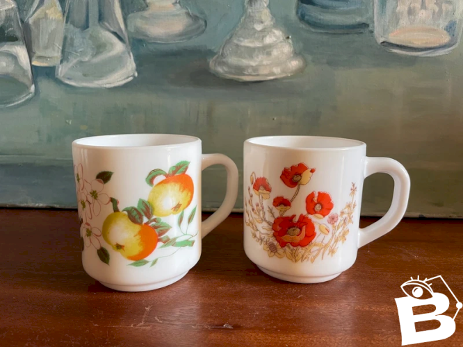 2 mugs Arcopal vintage