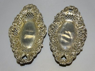 - 2 SMALL SILVER 925 CUPPLES English Hallmarks including LION Controlled Swan D