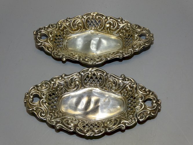 -2 PETITES COUPELLES  ARGENT 925e Poinçons ANGLAIS dont LION Contrôlé Cygne   D