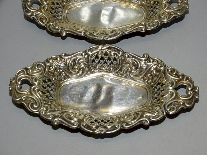 -2 PETITES COUPELLES  ARGENT 925e Poinçons ANGLAIS dont LION Contrôlé Cygne   D