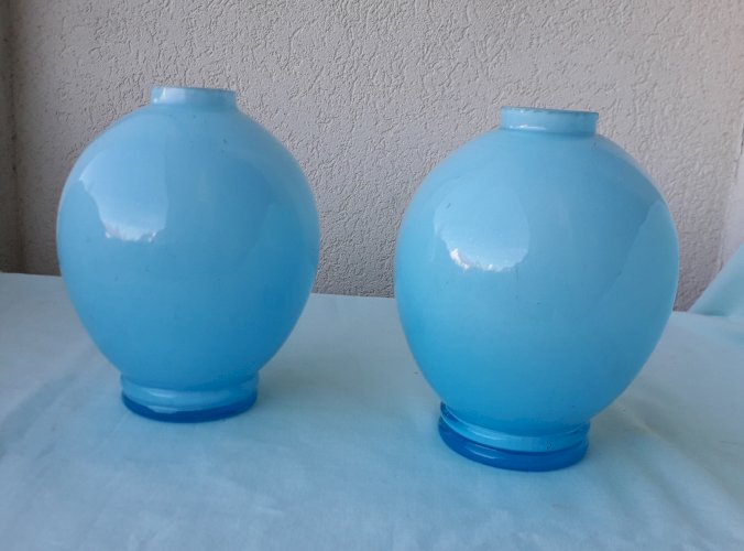 2 Pieds de lampes en opaline
