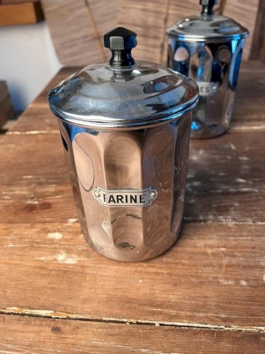 2 pots à épices anciens en métal chromé