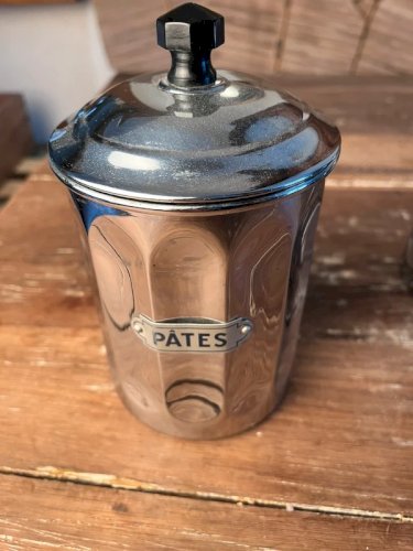 2 pots à épices anciens en métal chromé