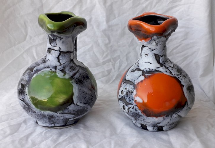 2 pots à lait en céramique