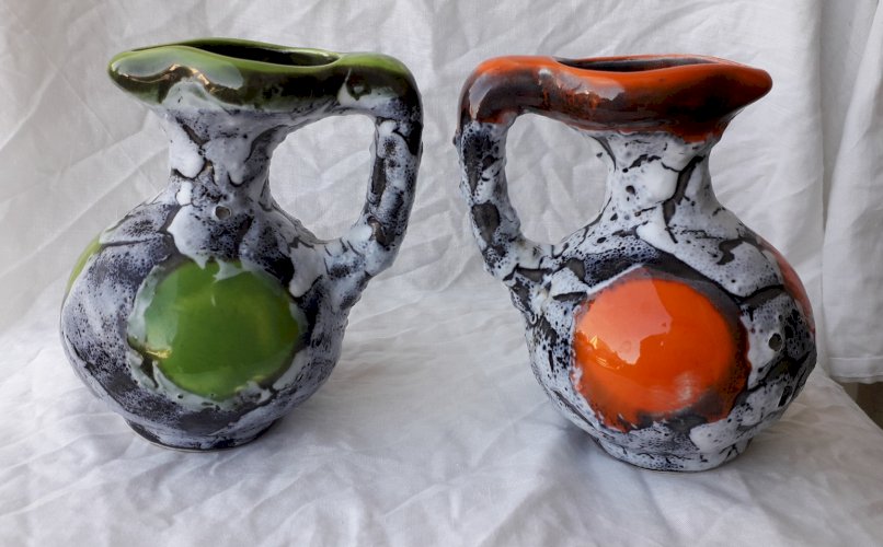 2 pots à lait en céramique