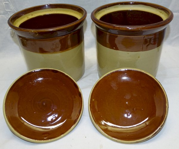 -2 POTS COUVERTS EN GRES ANGLAIS OZEN AND PROOZER MICROWAVE AND DISHWATER déco D