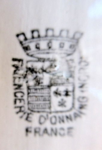 2 raviers, beurriers en faIence d'Onnaing, forme de coquille au décor d'oeillets