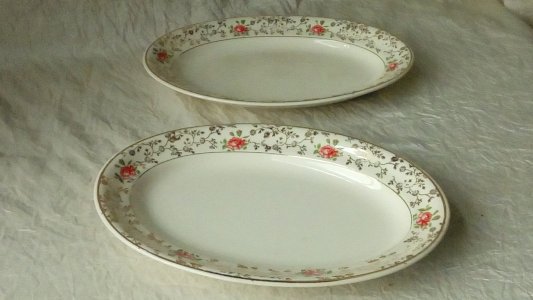 2 VILLEROY BOCH METTLACH CERAMIC DISHES FRANCE-SAAR*