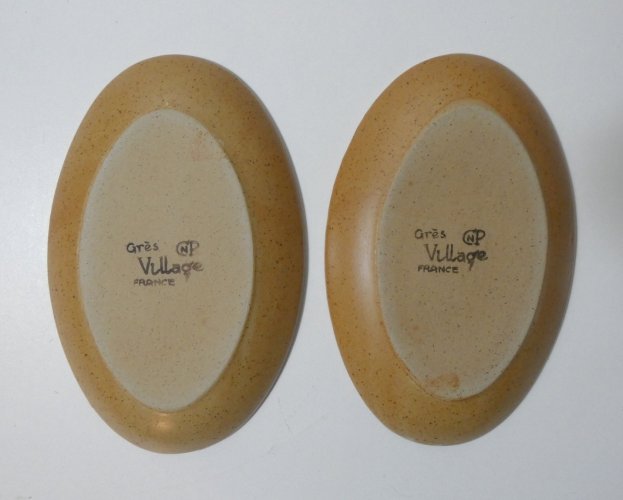 2 raviers en grès Village vintage