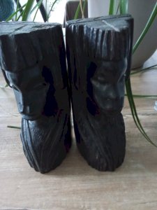 2 serre livre statuettes aficaine bois eben 1homme 1 femme 