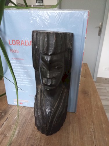 2 serre livre statuettes aficaine bois eben 1homme 1 femme 