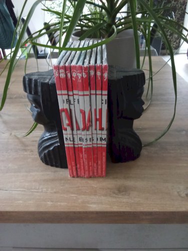 2 serre livre statuettes aficaine bois eben 1homme 1 femme 