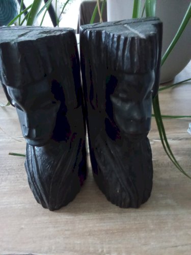 2 serre livre statuettes aficaine bois eben 1homme 1 femme 