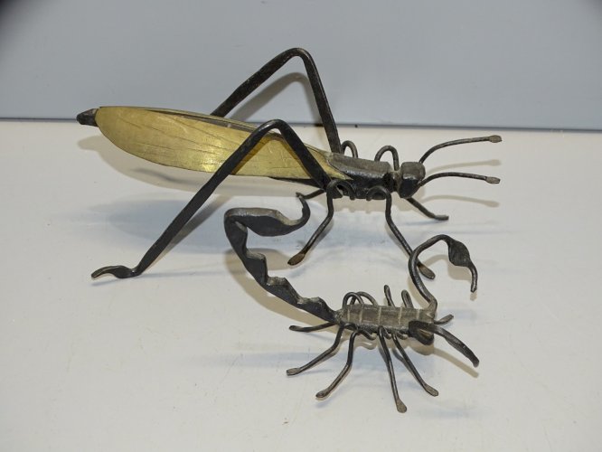 -2 SUJETS DECORATIFS METAL 1 SCORPION + 1 INSECTE AILES LAITON VITRINE   D