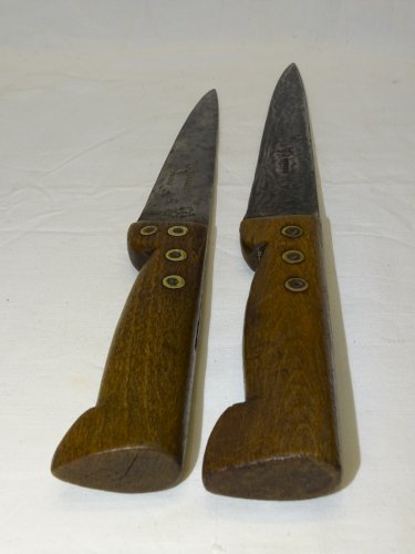 -2 SUPERBES COUTEAUX de BOUCHER ANCIENS LAMES Gravées BARGOIN L'ENCLUME    D