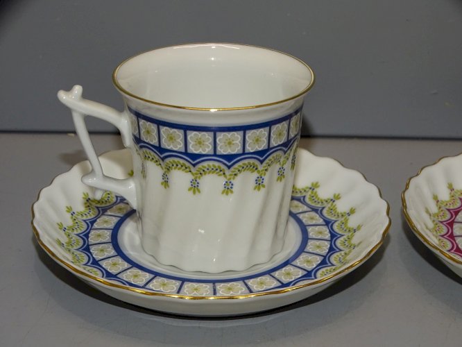 -2 SUPERBES PETITES TASSES & LEURS SOUCOUPES PORCELAINE HARTPORZELAN GERMANY   D